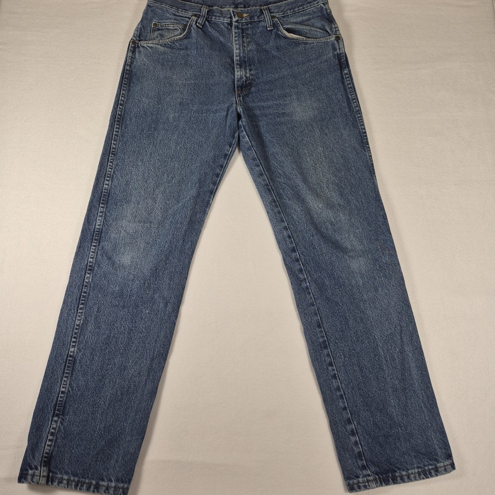 Wrangler Premium Quality Jeans Mens 34x32 Blue Denim Straight Leg Light Wear